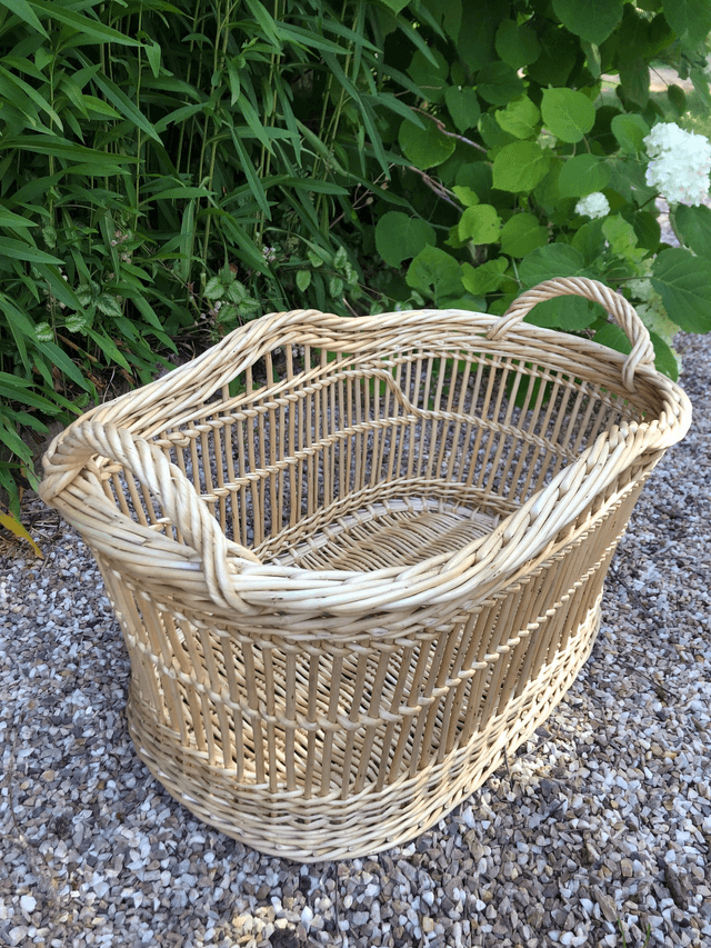 Panière à linge ovale ajourée