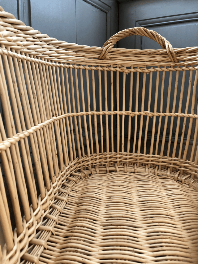 Panière à linge ovale ajourée